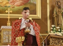 Ks. Mateusz Steczek sprawował prymicyjną Eucharystię w kościele Przemienienia Pańskiego w Buczkowicach.