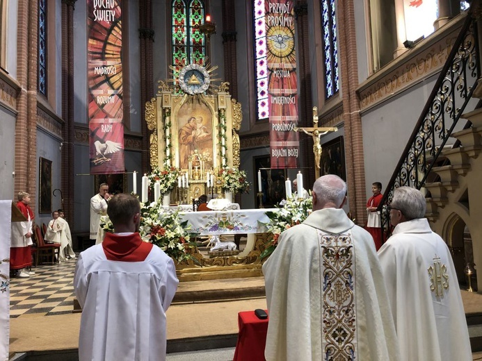 Bierzmowanie i odpust w Pieszycach