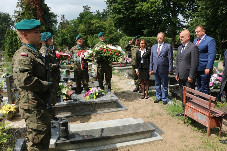 Hołd dla pierwszych więźniów z Auschwitz pochowanych we Wrocławiu