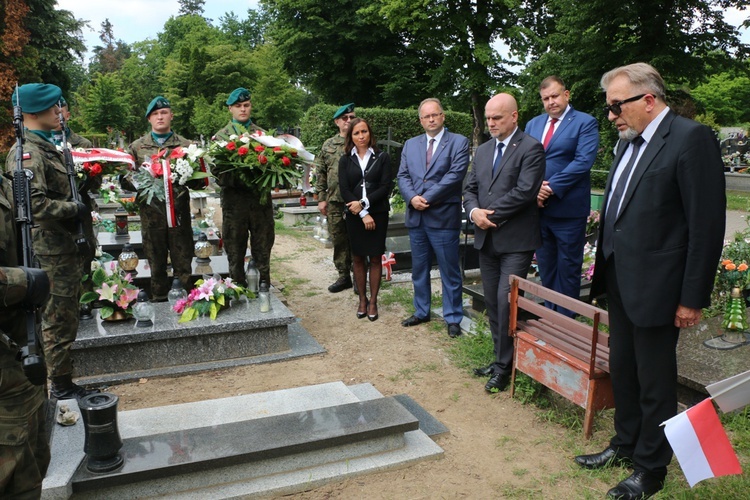 Hołd dla pierwszych więźniów z Auschwitz pochowanych we Wrocławiu