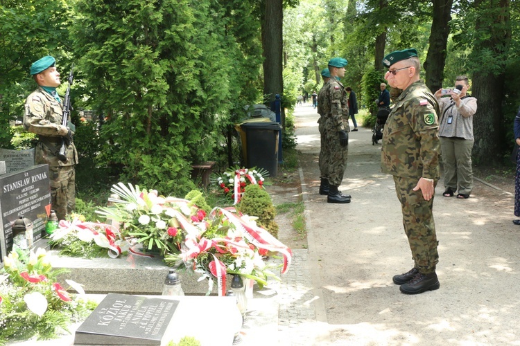 Hołd dla pierwszych więźniów z Auschwitz pochowanych we Wrocławiu