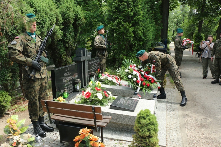 Hołd dla pierwszych więźniów z Auschwitz pochowanych we Wrocławiu