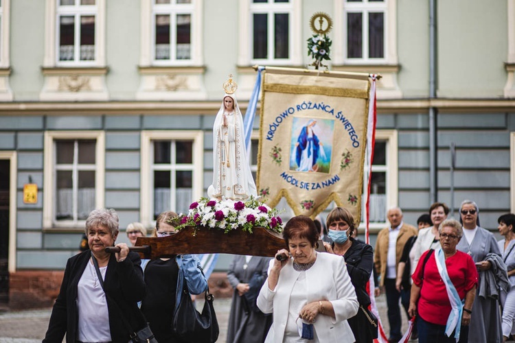 Poświęcenie figury Matki Bożej Fatimskiej na noworudzkim Rynku