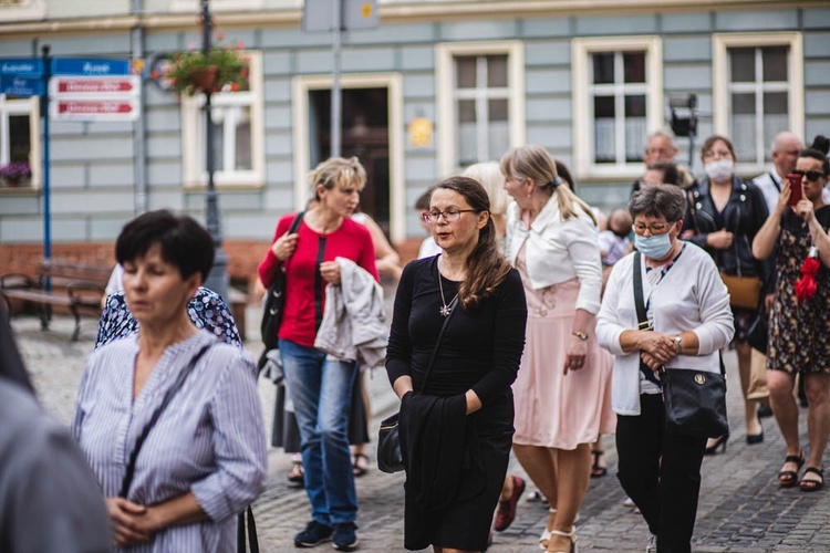 Poświęcenie figury Matki Bożej Fatimskiej na noworudzkim Rynku