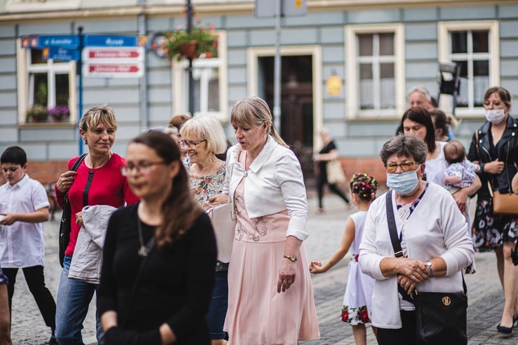 Poświęcenie figury Matki Bożej Fatimskiej na noworudzkim Rynku