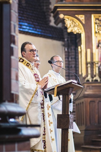 Poświęcenie figury Matki Bożej Fatimskiej na noworudzkim Rynku