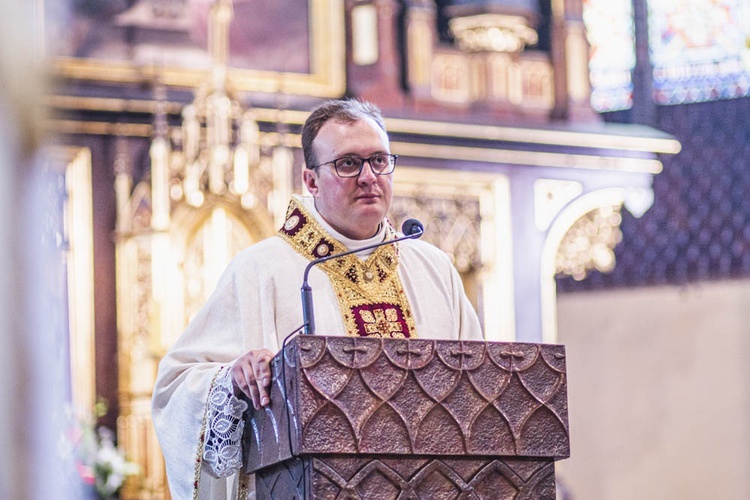 Poświęcenie figury Matki Bożej Fatimskiej na noworudzkim Rynku