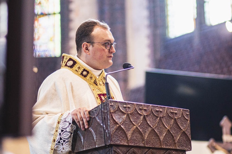 Poświęcenie figury Matki Bożej Fatimskiej na noworudzkim Rynku