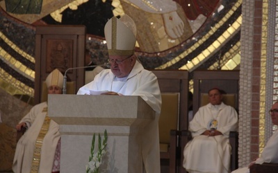 Kard. Dziwisz: Jan Paweł II jest pięknym znakiem pasterskiej posługi biskupa w Kościele