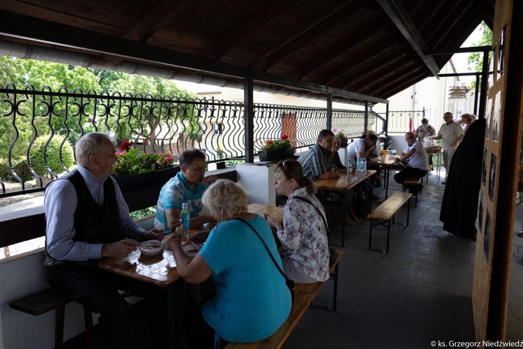 Msza św. odpustowa z udziałem apostolstwa trzeźwości w Rokitnie