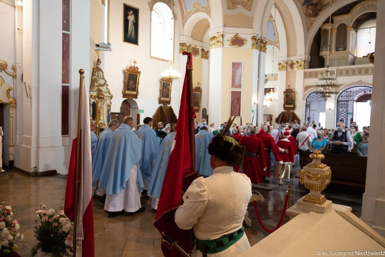 Msza św. odpustowa z udziałem apostolstwa trzeźwości w Rokitnie