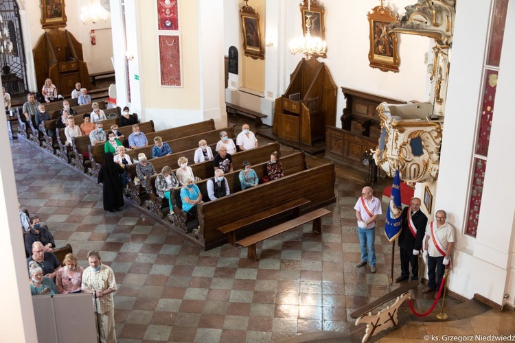 Msza św. odpustowa z udziałem apostolstwa trzeźwości w Rokitnie