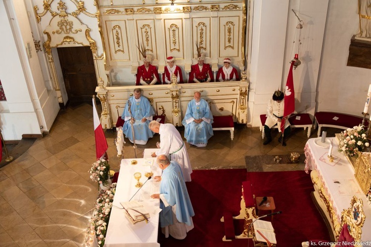 Msza św. odpustowa z udziałem apostolstwa trzeźwości w Rokitnie