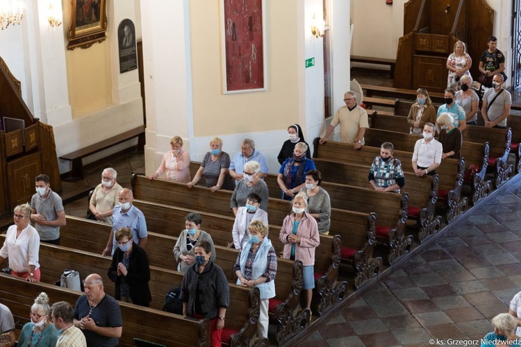 Msza św. odpustowa z udziałem apostolstwa trzeźwości w Rokitnie