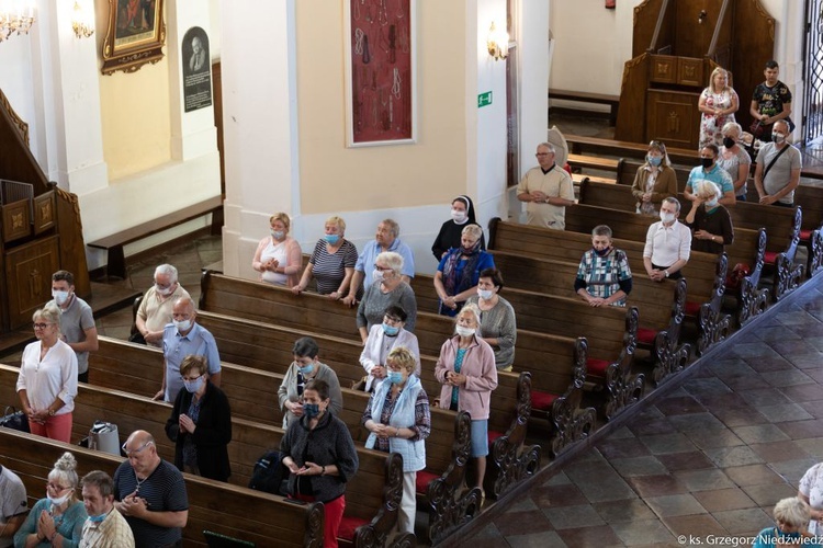 Msza św. odpustowa z udziałem apostolstwa trzeźwości w Rokitnie