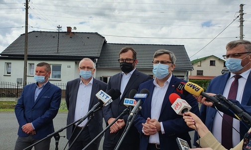 Kaniów. Rządowa wizja lokalna tydzień po trąbie powietrznej