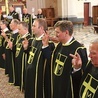 Siedmiu mężczyzn w Pułtusku i sześciu w Pniewie (na zdjęciu) powiększyło grono członków stowarzyszenia, które odwołuje się do dziedzictwa papieża Polaka.