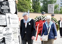 W uroczystościach wzięła udział niewielka grupa dawnych więźniów.