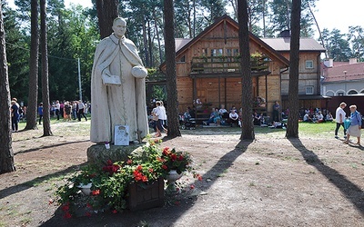 Co roku sanktuarium w Loretto odwiedza ponad 40  tys.  pielgrzymów.