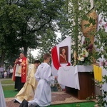 Radzymin. Boże Ciało w parafii św. Piotra i Pawła