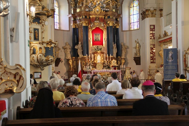 Pielgrzymka chorych i cierpiących oraz służby zdrowia do Rokitna