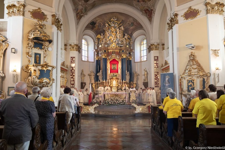 Pielgrzymka chorych i cierpiących oraz służby zdrowia do Rokitna