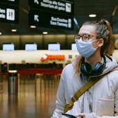 Chiny: Odwołanie 1,5 tysiąca lotów z powodu powrotu koronawirusa