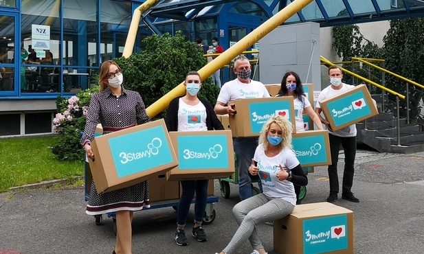 Katowice. 2 300 produktów trafiło do katowickich szpitali w ramach akcji "3mamy z medykami"