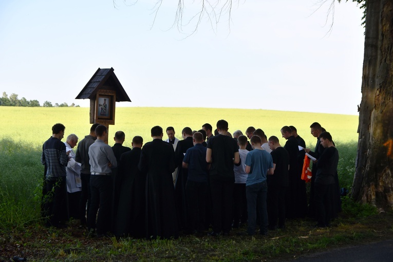 Błogosławieństwo kapliczki w miejscu śmierci ks. Wójtowicza