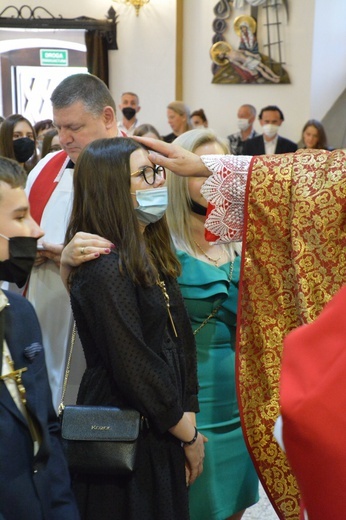 Bierzmowanie w sądeckiej Zawadzie