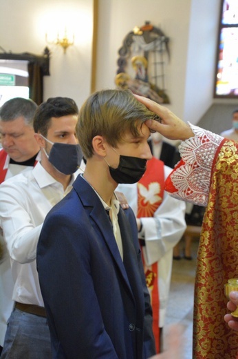 Bierzmowanie w sądeckiej Zawadzie