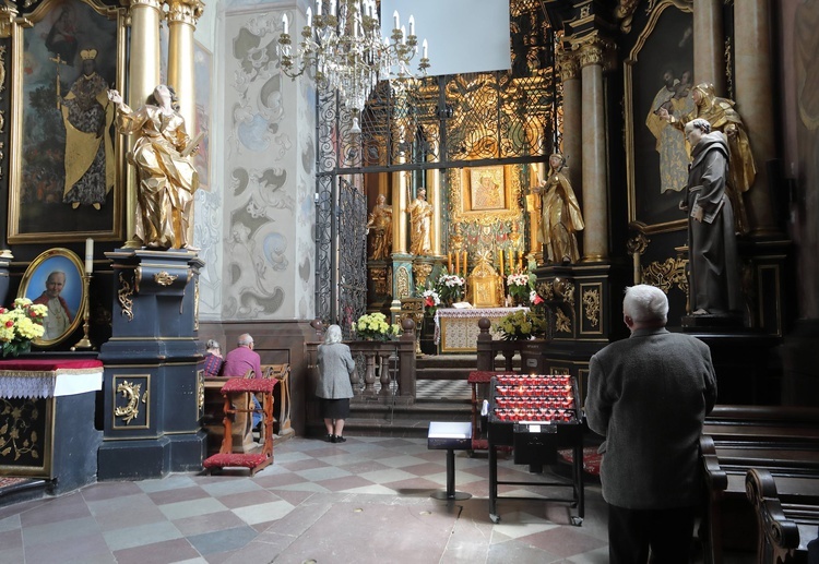 Leżajsk. Klasztor ojców Bernardynów. Bazylika Zwiastowania Najświętszej Marii Panny