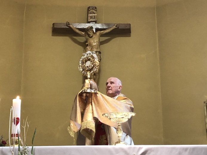 Msza św. i procesja w parafii pw. Najświętszego Serca Pana Jezusa w Ząbkowicach Śląskich