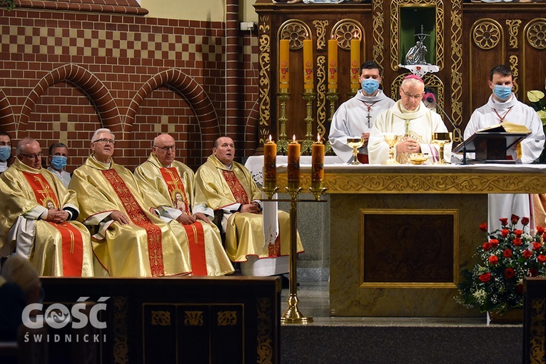 Msza św. odpustowa z poświęceniem ołtarza w Żarowie