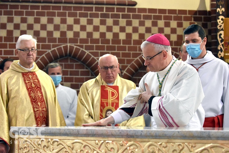 Msza św. odpustowa z poświęceniem ołtarza w Żarowie