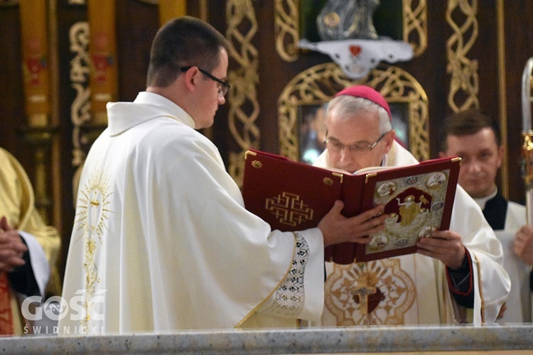 Msza św. odpustowa z poświęceniem ołtarza w Żarowie