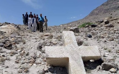 W Himalajach odkryto krzyż sprzed ponad tysiąca lat