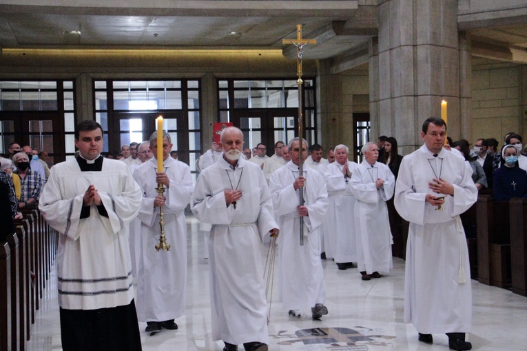 Błogosławieństwo nowych nadzwyczajnych szafarzy Komunii Świętej 2020