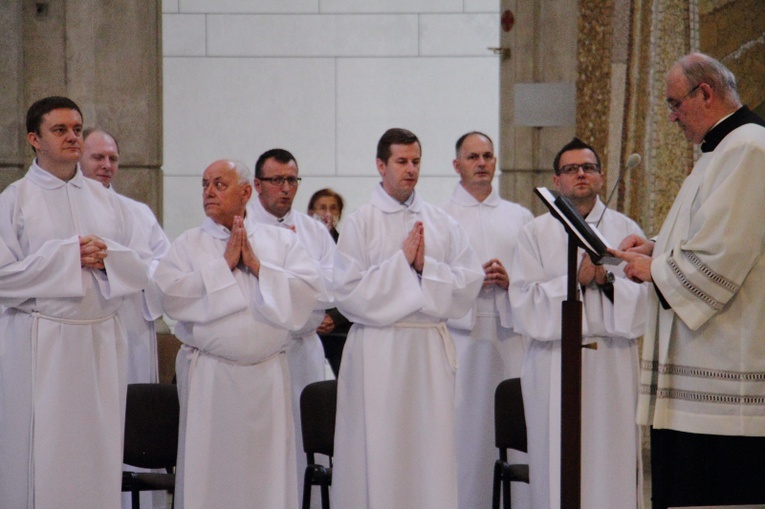 Błogosławieństwo nowych nadzwyczajnych szafarzy Komunii Świętej 2020