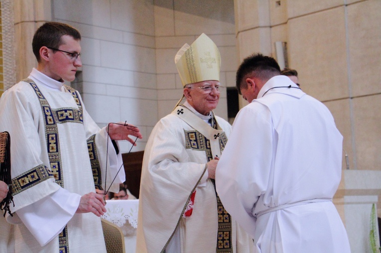 Błogosławieństwo nowych nadzwyczajnych szafarzy Komunii Świętej 2020