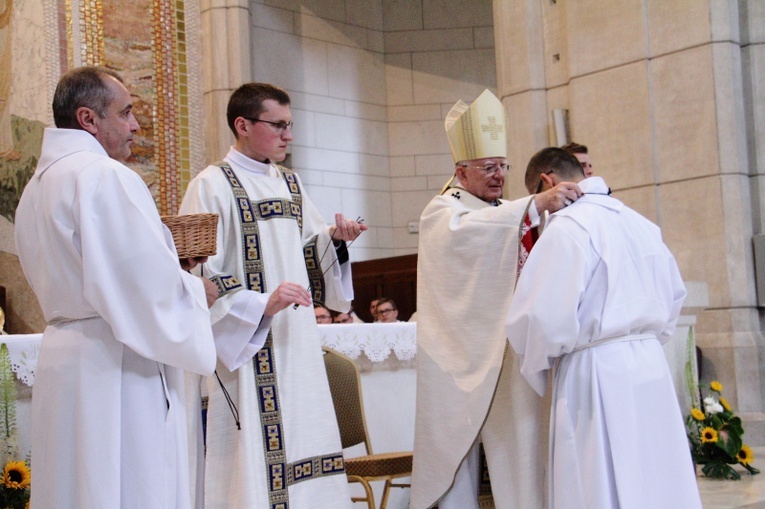 Błogosławieństwo nowych nadzwyczajnych szafarzy Komunii Świętej 2020