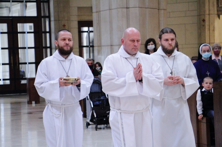 Błogosławieństwo nowych nadzwyczajnych szafarzy Komunii Świętej 2020