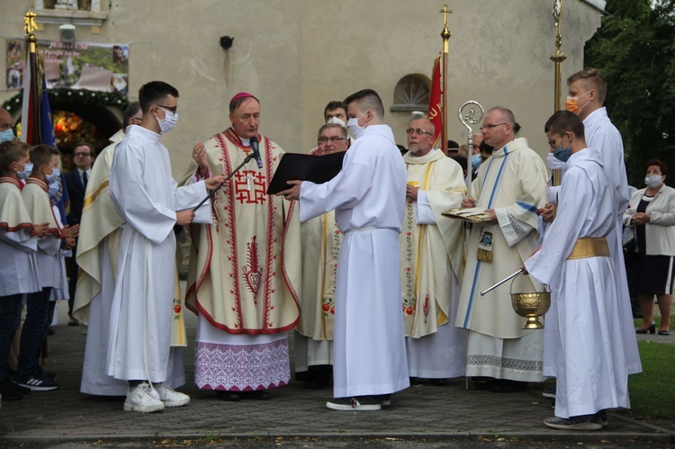 Łącko. 800-lecie parafii i 300. rocznica konsekracji kościoła