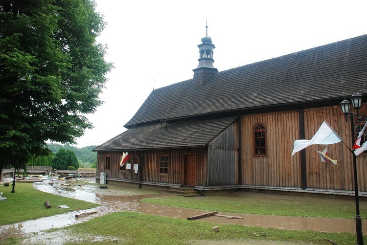 Zalane centrum Łapanowa