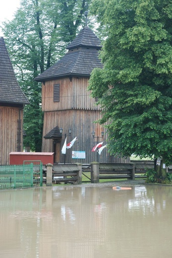 Zalane centrum Łapanowa