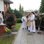 Poświęcenie figury Pana Jezusa u bielskich pallotynów.