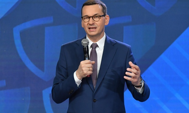 Jakie są notowania rządu na przełomie maja i czerwca?