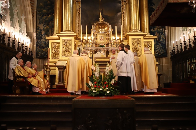 Msza św. w 57. rocznicę święceń kapłańskich kard. Stanisława Dziwisza