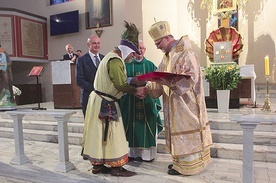 O jedno z najważniejszych miejsc pamięci Henryka dba bp Włodzimierz Juszczak. 