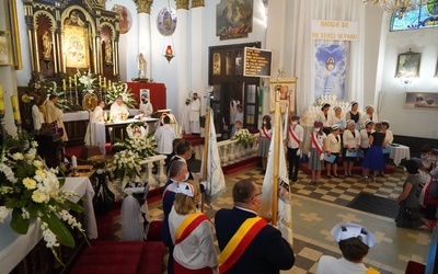 Uroczystą Eucharystię sprawowano w parafii św. Wojciecha w Wiązownie - w miejscu chrztu bł. Hanny Chrzanowskiej.